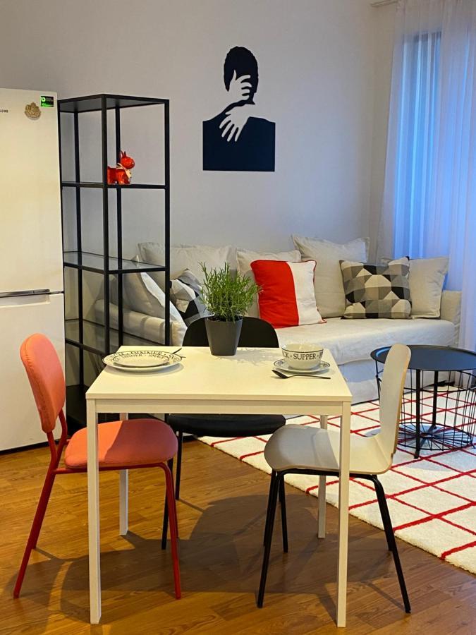 Cozy Red Bulldog Place In Apart-Complex/Pool Varna Ngoại thất bức ảnh