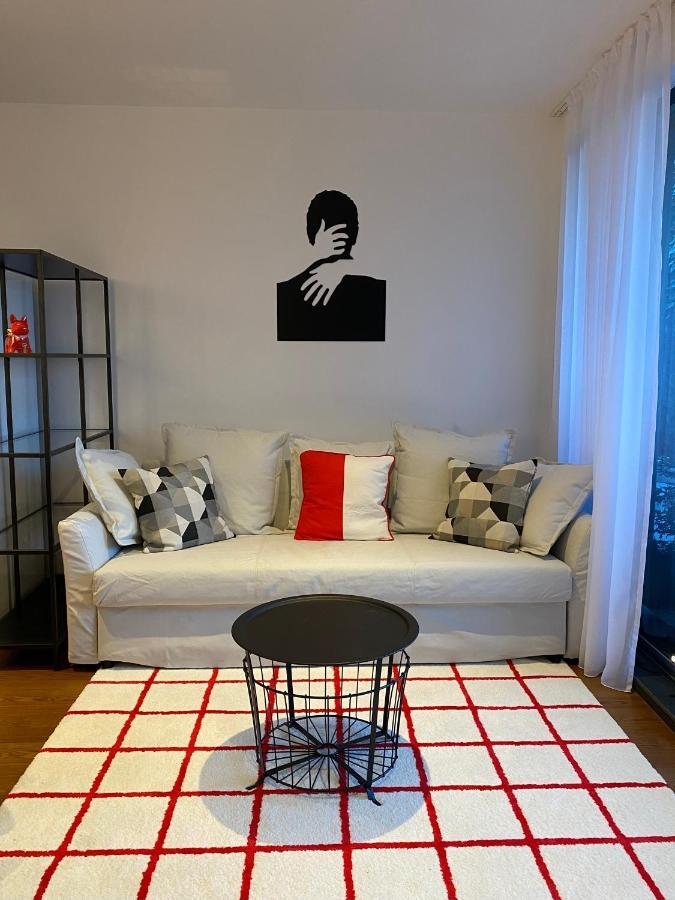 Cozy Red Bulldog Place In Apart-Complex/Pool Varna Ngoại thất bức ảnh
