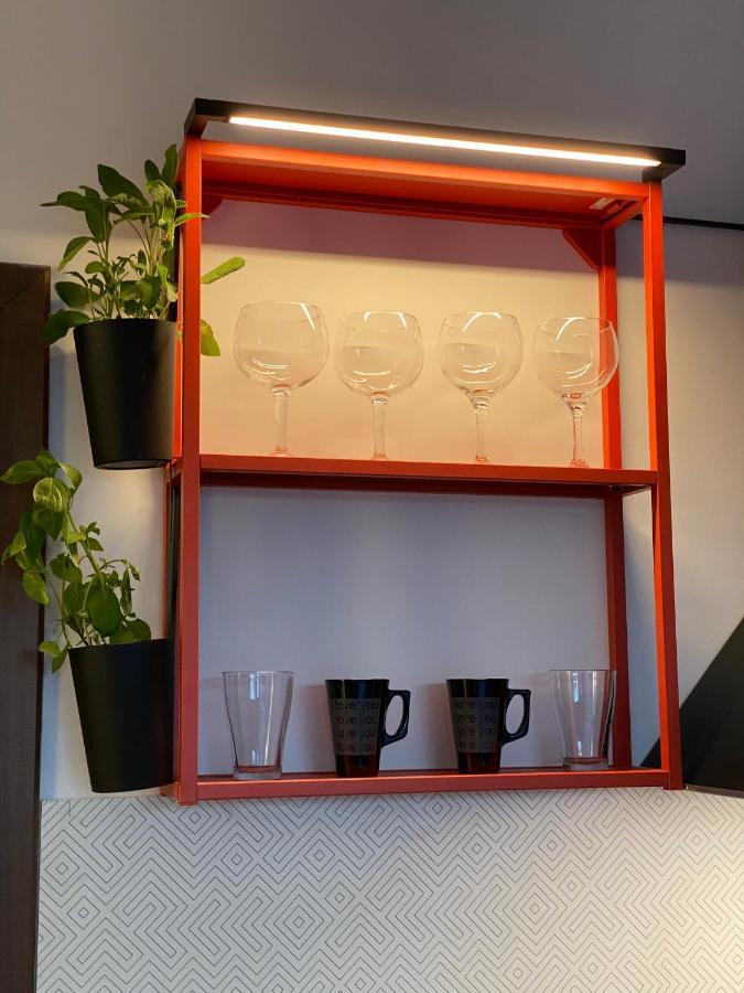 Cozy Red Bulldog Place In Apart-Complex/Pool Varna Ngoại thất bức ảnh